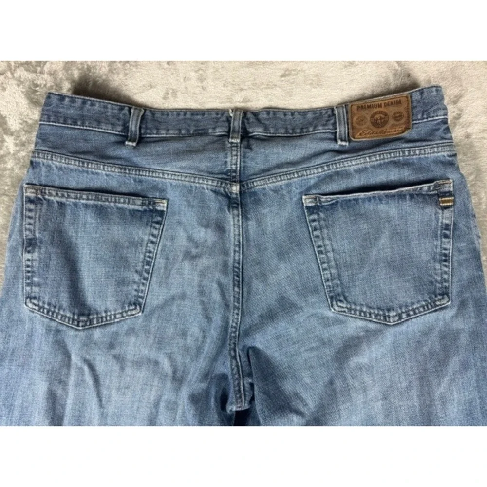 Eddie‎ Bauer Jeans Mens 40x30 Relaxed Fit Medium Wash Blue Denim Pants